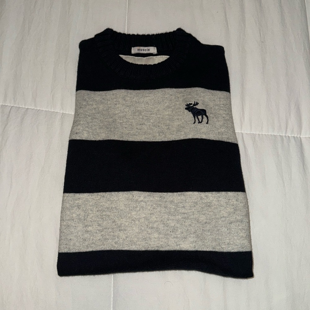 Abercrombie Kids Sweater L Striped Black Gray Pullover Crewneck Muscle - Picture 2 of 6